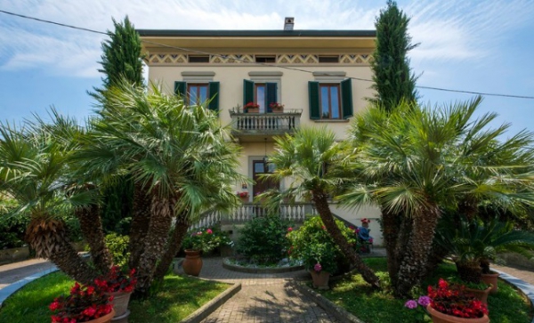 Красивая вилла в Тоскане, с элегантными фасадами