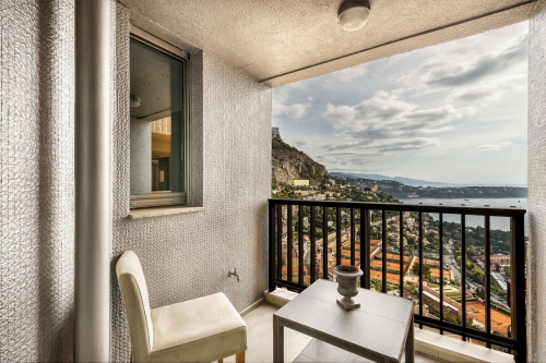 Стильная квартира-студия в Монако с видами на море