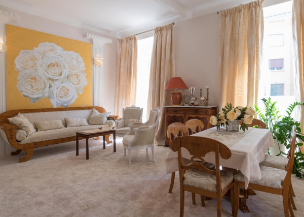 Элегантная квартира в Монако, расположенная в ухоженной резиденции в стиле буржуа