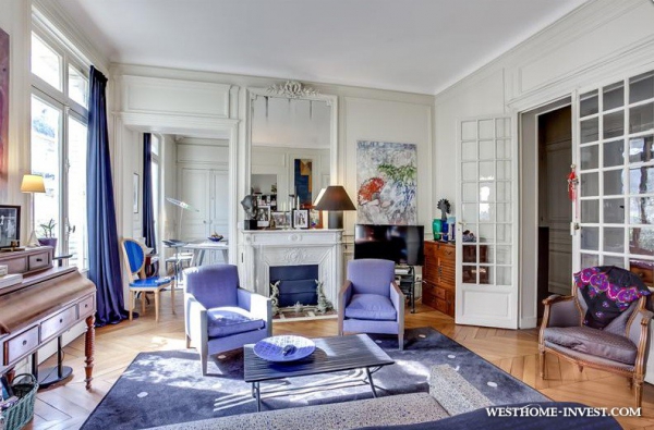Очаровательная двуспаленная квартира в Париже в модном 8 округе