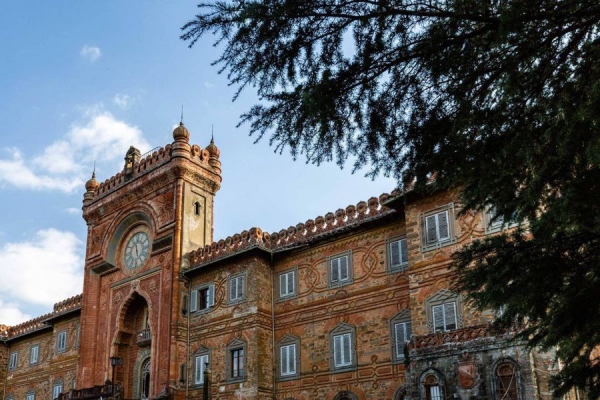 Уникальный замок в центре Тосканы, между Флоренцией и Ареццо