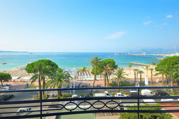 Charming apartment in Cannes with two bedrooms and panoramic sea views