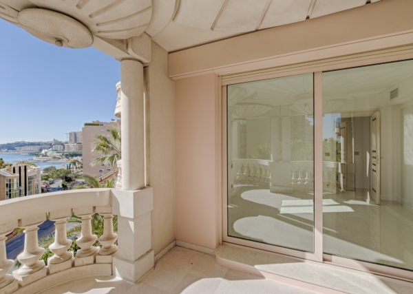 Расположенная рядом с пляжами квартира в Монако, в элитной резиденции