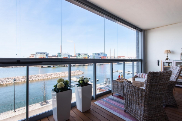 Современная квартира в центре Хельсинки, с сауной и впечатляющими видами на море