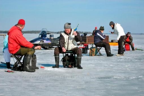Подледная рыбалка в Финляндии